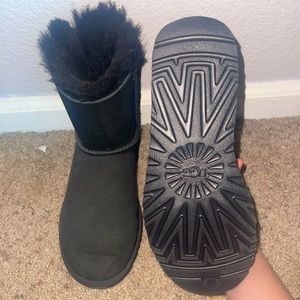 MINI BAILEY BOW II BOOT. Never worn mini Uggs. Size 6.